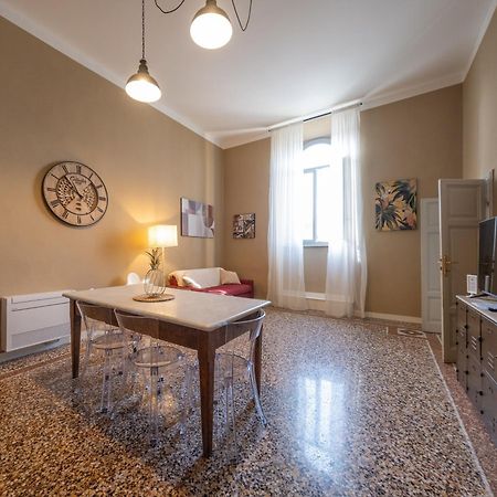 Lungarno Buozzi 7 Apartments Pisa Exterior photo