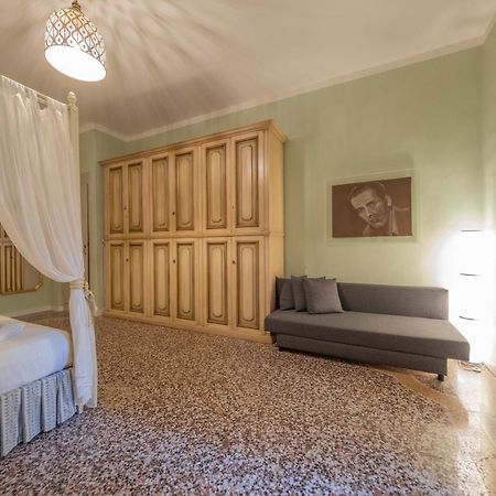 Lungarno Buozzi 7 Apartments Pisa Exterior photo